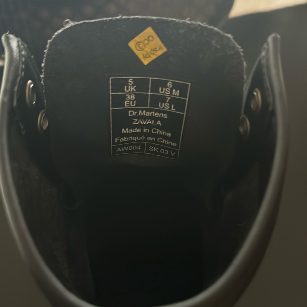 Dr. Martens Zavala Combat Boots. Women’s size 7. Color black - Picture 5 of 7